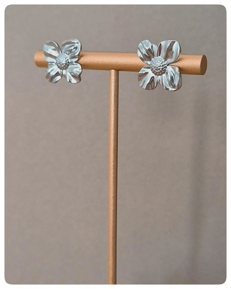 Zarcillo Flor Minimalista