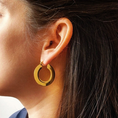 Zarcillo Argolla Plana Dorada