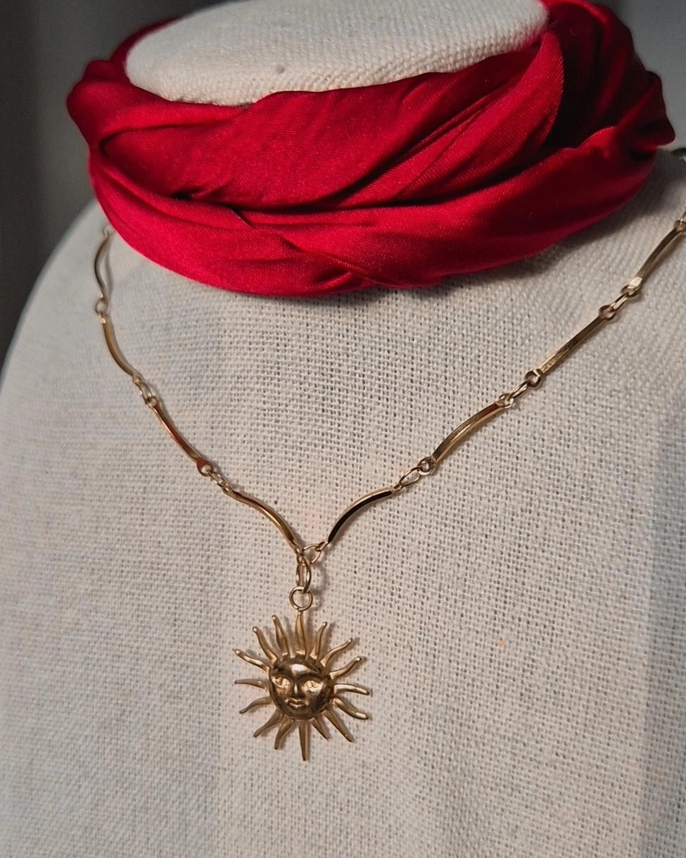 Collar Sol Dorado