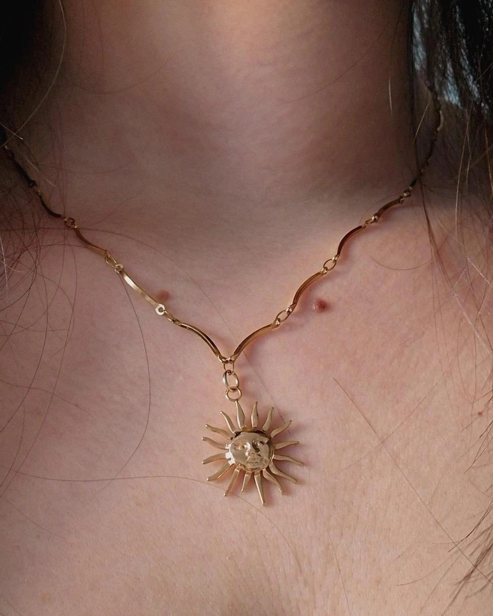 Collar Sol Dorado
