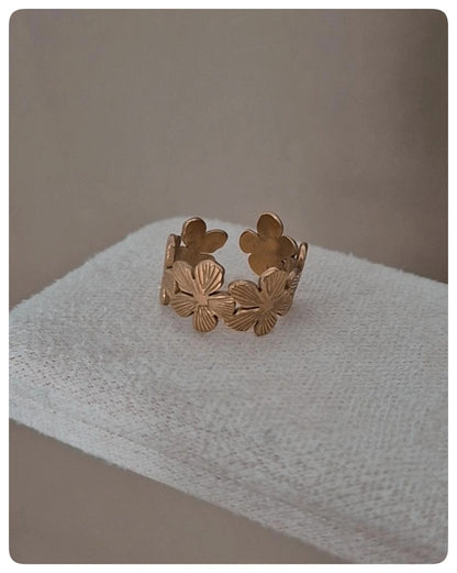 Anillo floreado