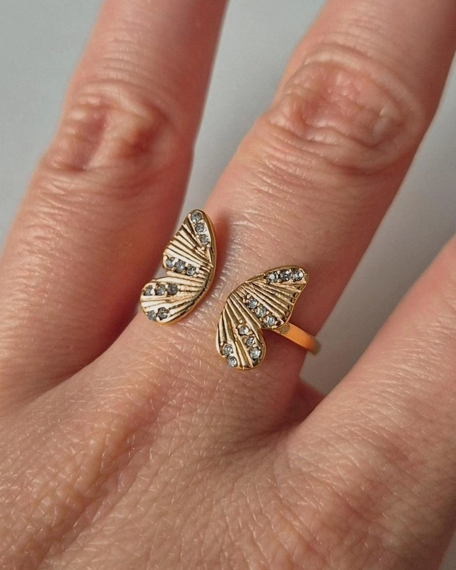 Anillo pequeña mariposa