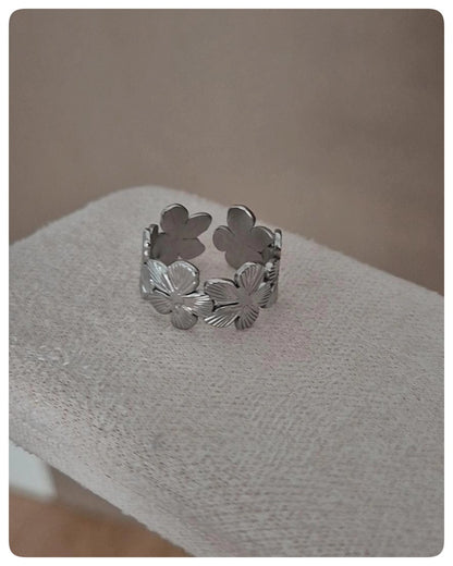 Anillo floreado