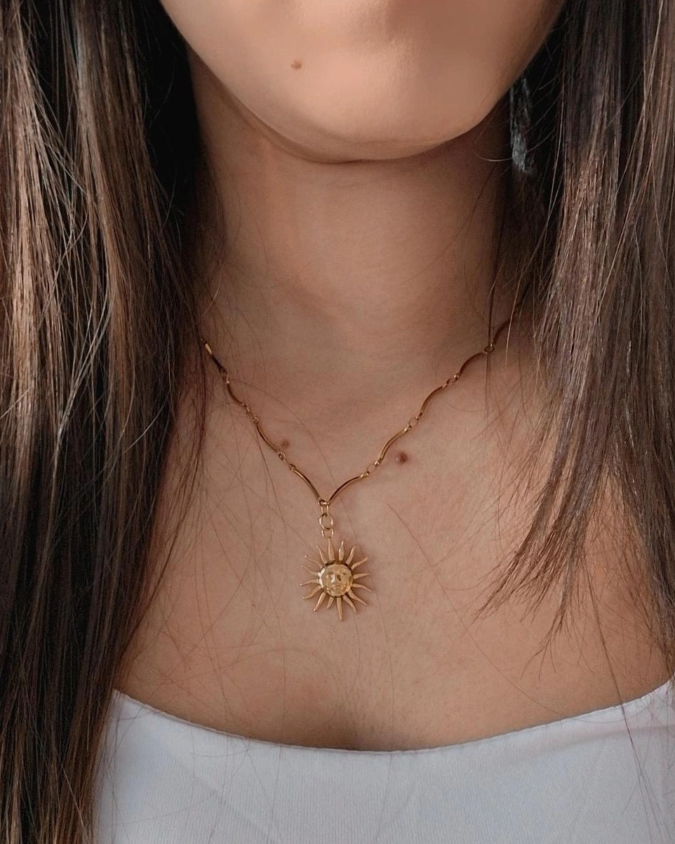 Collar Sol Dorado